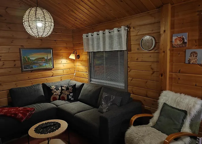 Vuosselintaehti 8 B شقة